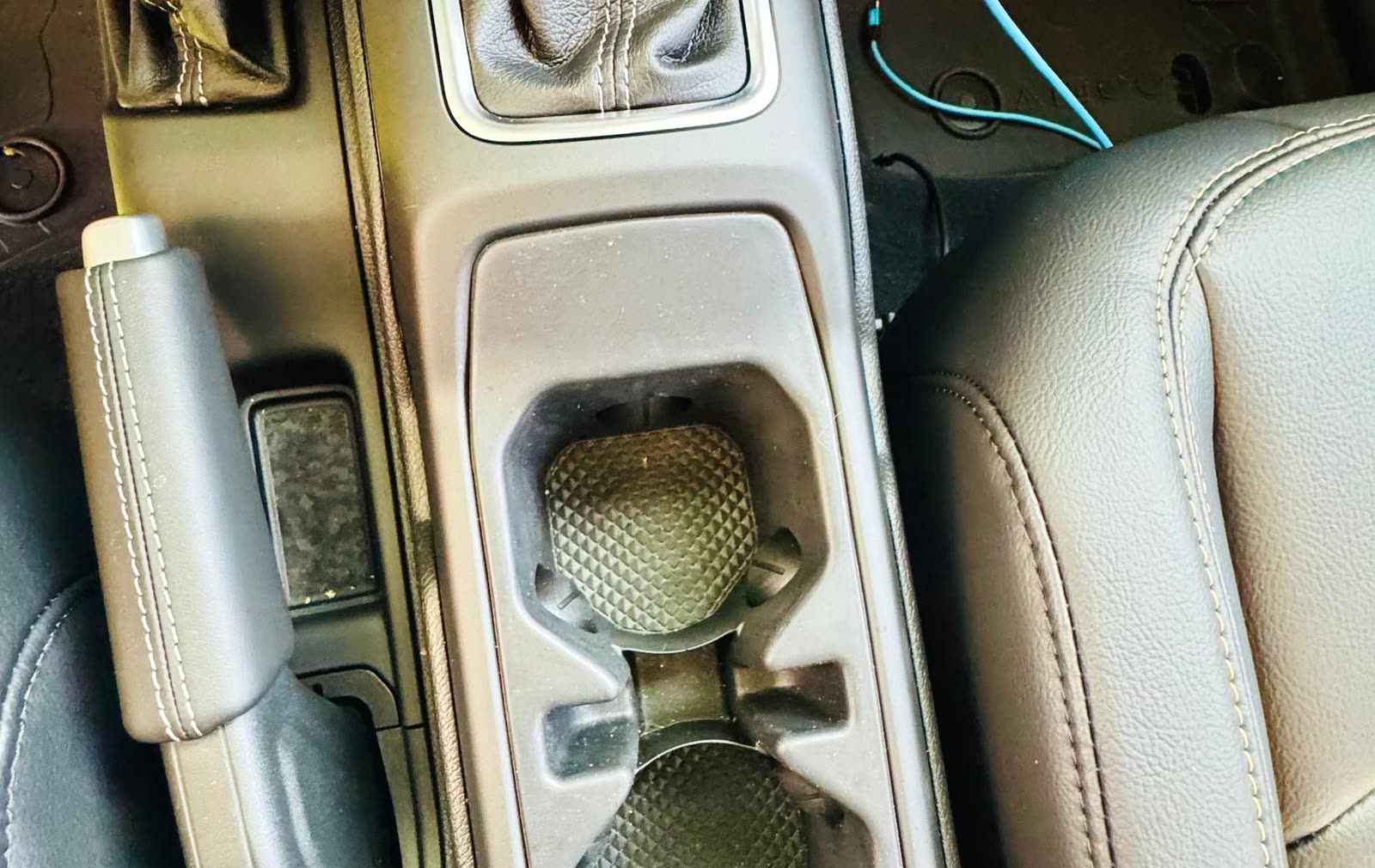 Jeep Wrangler Sahara center console